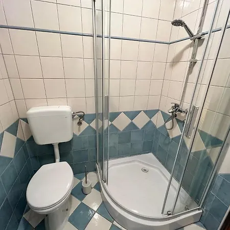 Cozy Seaside Getaway Apartment Porec